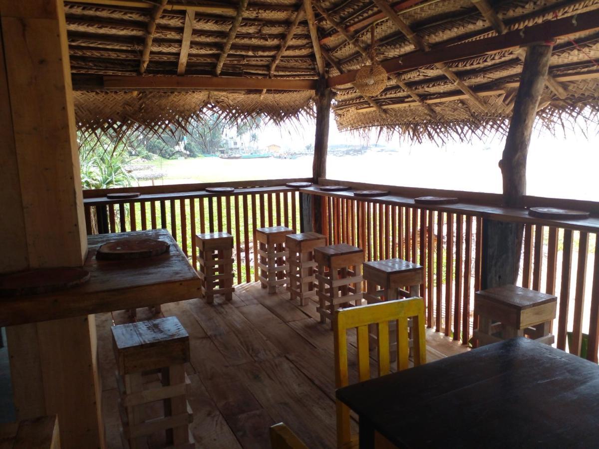 Malika'S Yellow House Hikkaduwa Exterior photo